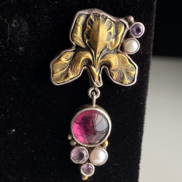 Echo of the Dreamer Mars and Valentine golden Orchid Floral Earrings - Picture 8 of 12